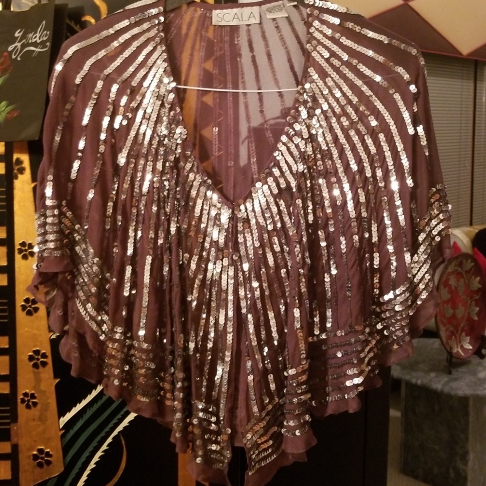 Shawl/Cape - Picture 5 of 8